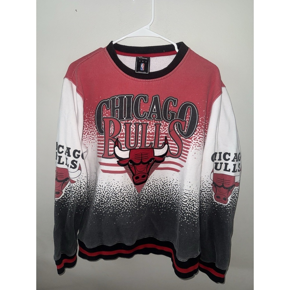 UNK Chicago Bulls NBA Sweatshirt‎ Large Red White Black
